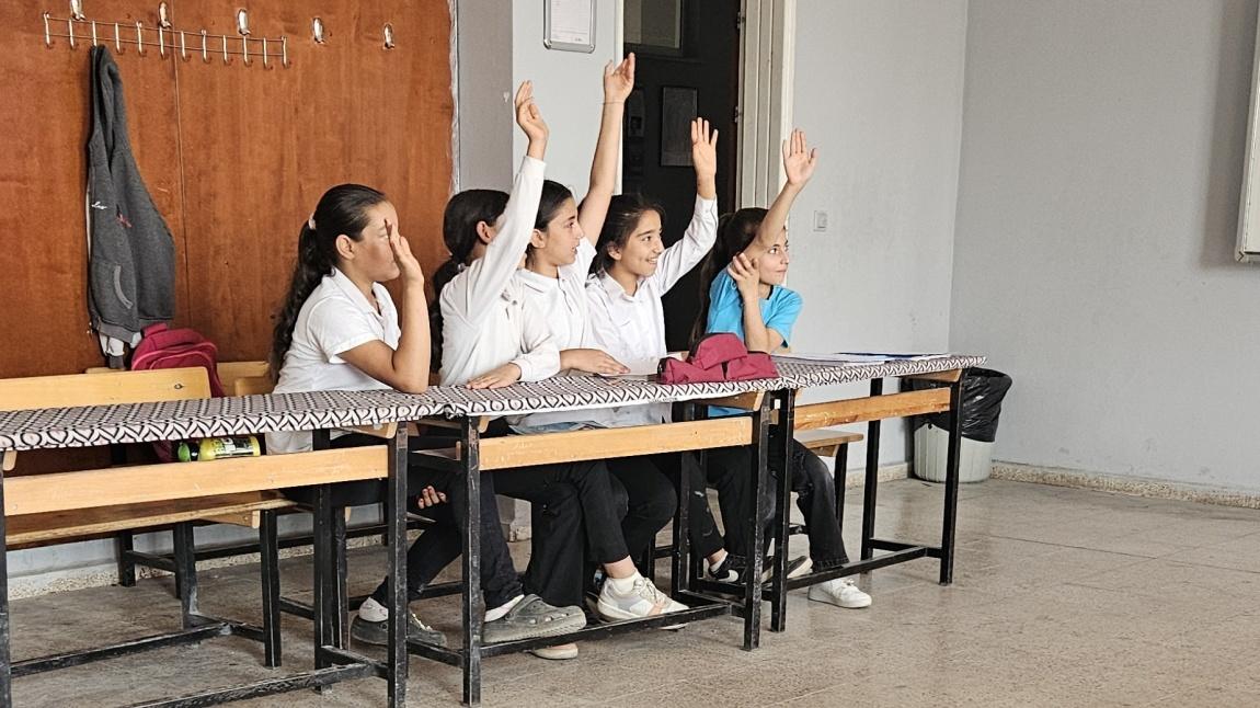 OKULUMUZDA SINIFLAR ARASI BİLGİ YARIŞMASI YAPILDI.